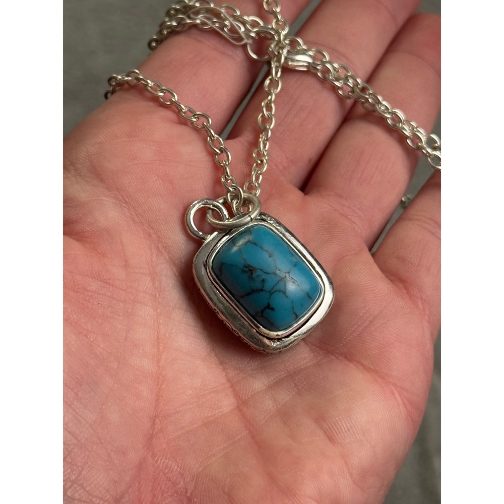 Liz Claiborne Silver Tone Faux Turquoise Pendant Necklace JWRUT122 NWT